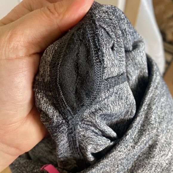 Victoria's Secret- Knockout Capri in Marled marled grey/black-Size medium - Picture 11 of 11